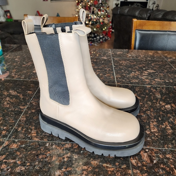 Jeffrey Campbell Tanked Chelsea Boots | Dark Nude | Size 9| EUC - Picture 2 of 9